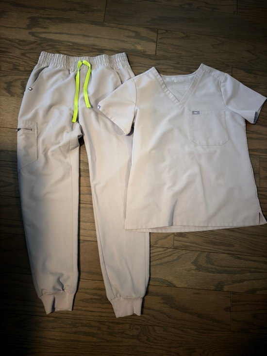 Figs Tops - FIGS Slate scrub set Top & Jogger pants